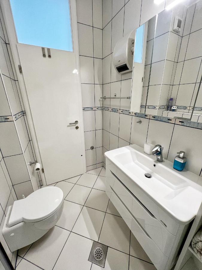 Studio Apartma Pag Blue Ocean 1 With Sea View Паг Екстериор снимка
