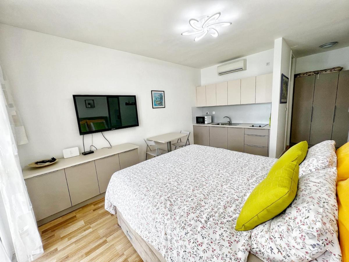 Studio Apartma Pag Blue Ocean 1 With Sea View Паг Екстериор снимка