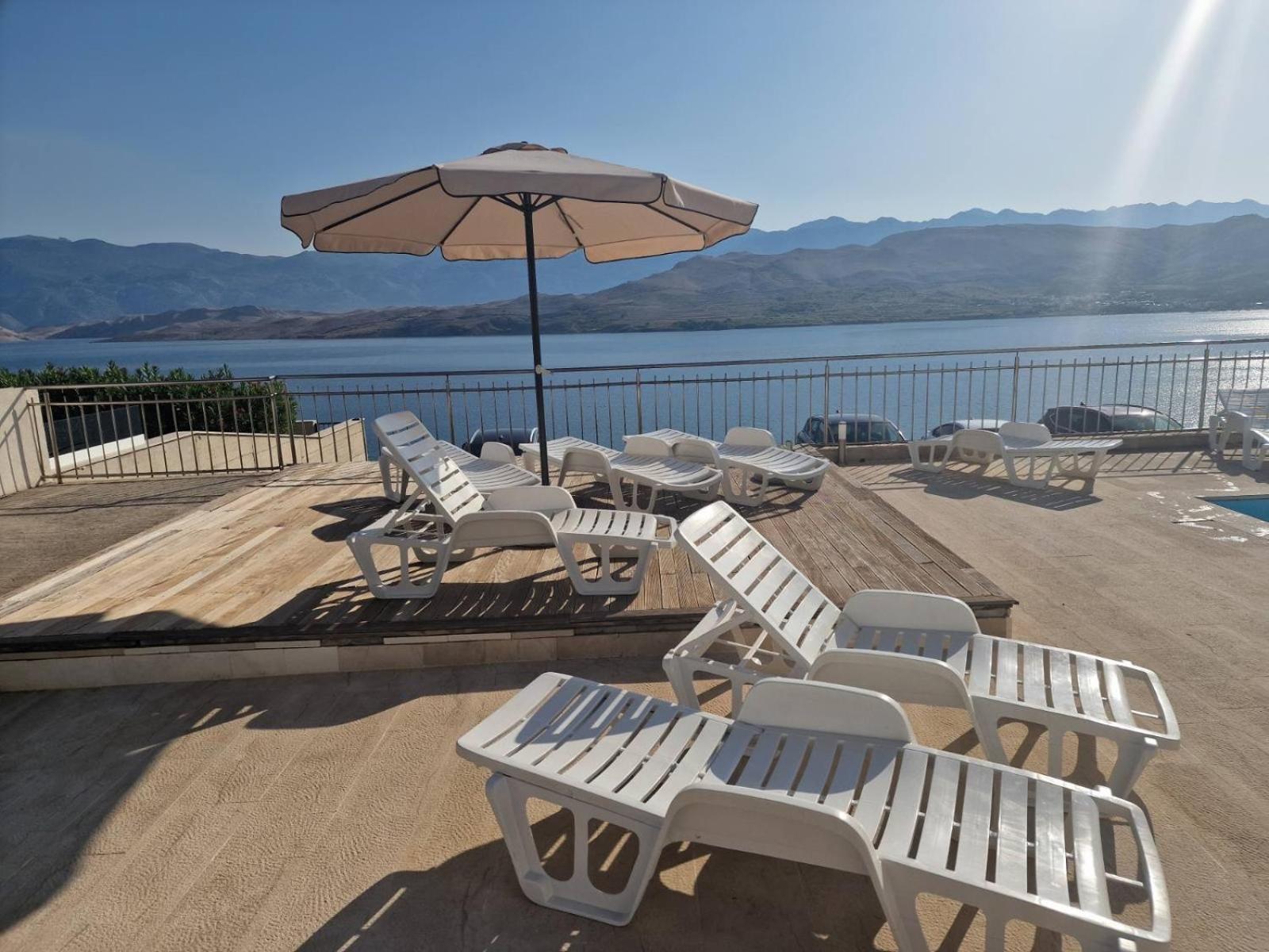 Studio Apartma Pag Blue Ocean 1 With Sea View Паг Екстериор снимка
