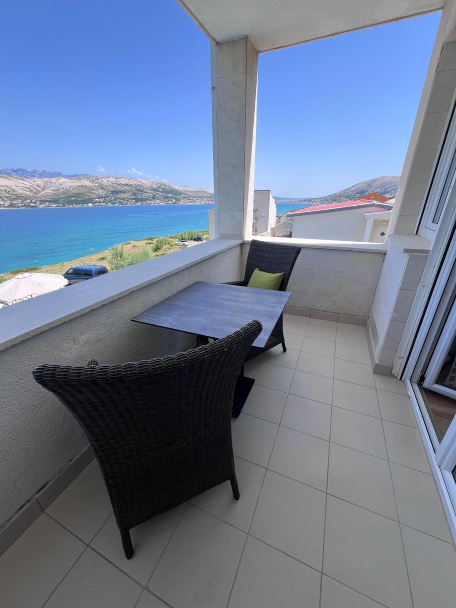 Studio Apartma Pag Blue Ocean 1 With Sea View Паг Екстериор снимка